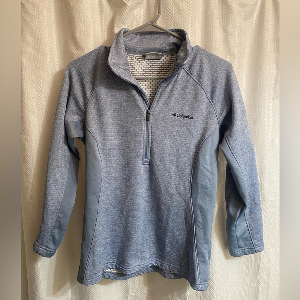 Woman’s Columbia quarter zip jacket